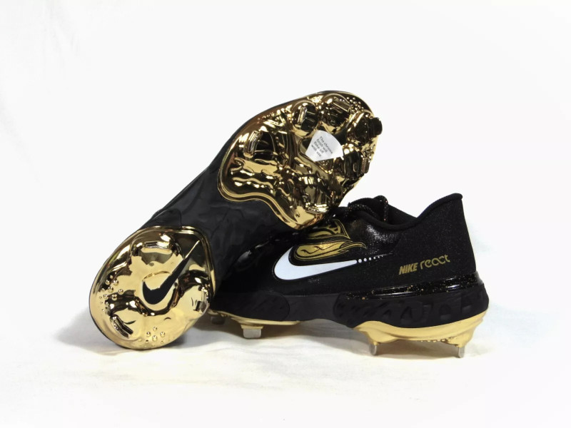 Nike Alpha Huarache Elite 3 Low PRM... Nike Alpha Huarache Elite 3 Low PRM...